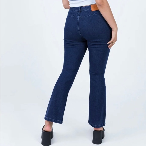 Princess Polly Dalta Mid Rise Flare Denim Jeans Size 4 Dark Wash - Picture 3 of 3